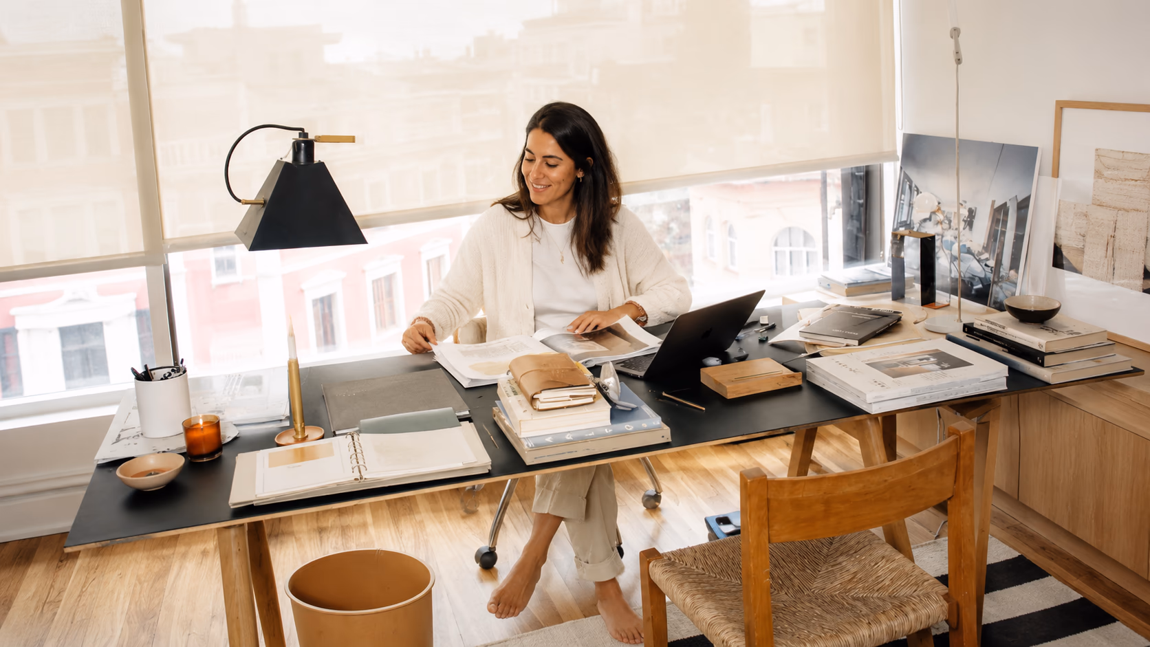 Praxisnahe KI-Weiterbildung am Schreibtisch im Homeoffice